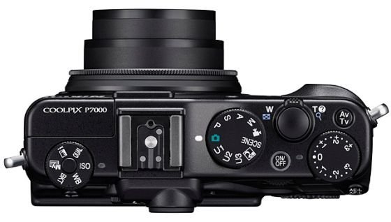 Nikon P7000, la seriedad llegó a las compactas