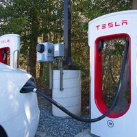 El coche eléctrico de alquiler sigue sin encontrar su sitio. Hertz lo intentó y le costó 4.000 millones descubrirlo