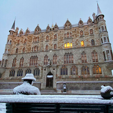 Ni la Casa Batlló, ni la Casa Milà: el primer edificio de viviendas de Gaudí está en León, no en Barcelona