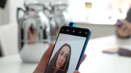 Xiaomi 9T con cámara motorizada