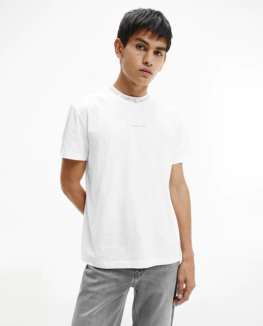 Camiseta de hombre en algodón orgánico regular blanca de manga corta.