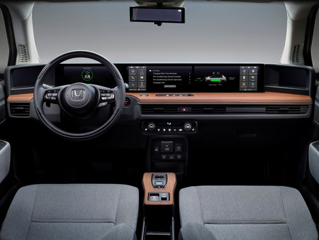 Así es el interior digital del Honda e: un coche eléctrico con cinco pantallas y retrovisores por cámara