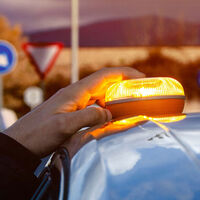 Estos son los pros y los contras de las balizas V16 que tendrás que comprar para dejar de utilizar los triángulos