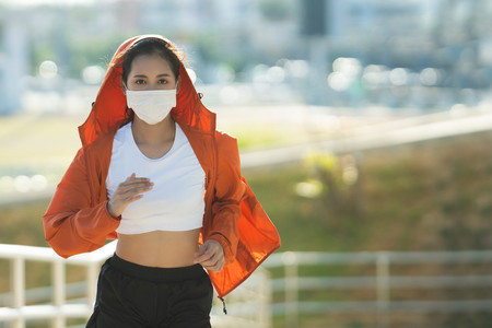 El uso de mascarillas para salir a correr no será obligatorio: todo sobre la obligación de su uso para hacer deporte