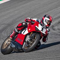 La preciosa Ducati Panigale V4 25° Anniversario 916 ahora en tres vídeos y 80 fotos