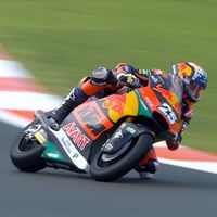 Raúl Fernández quiere apretar Moto2 hasta el final: mejor tiempo en Cheste, pero con Remy Gardner detrás
