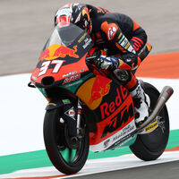 Pedro Acosta cumple la promesa: logra su primera pole en el mundial en su última clasificación de Moto3