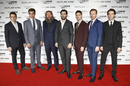 La premiere de'Outlaw King' es la inspiración perfecta para saber llevar un traje en otoño