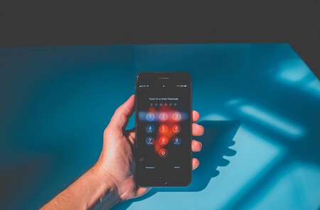 El INCIBE alerta de nuevo phishing en España: te apuntas a una oferta de trabajo y puedes acabar involucrado en algo ilegal