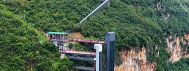 Ir para a escola nessa vila chinesa era uma expedição de 3 horas; hoje são 30 minutos de elevador 