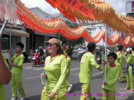 EE.UU. pide la liberación de la bloguera vietnamita cuya madre se suicidó