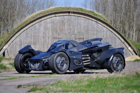 Este batmóvil es completamente funcional y, aunque no lo creas, está corriendo la Gumball 3000