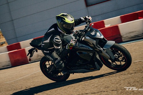 Ultraviolette F77 2025 Prueba 002