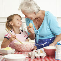 Tiempo de ocio con su abuela, el mejor regalo de Navidad que unos nietos pueden recibir