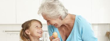 Tiempo de ocio con su abuela, el mejor regalo de Navidad que unos nietos pueden recibir