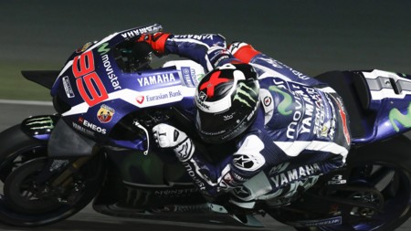 Jorge Lorenzo vuelve a dominar con autoridad en el arranque del último test de MotoGP