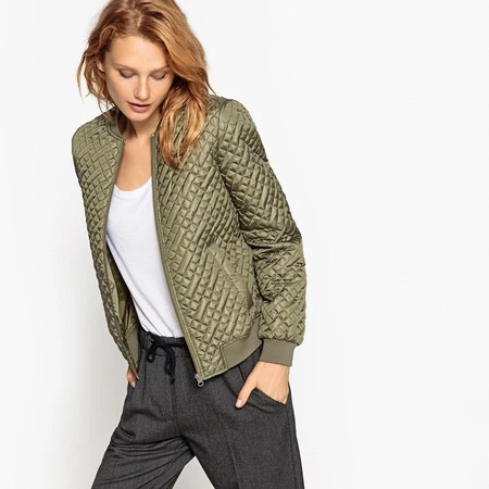 Mid Season Sale en La Redoute: bomber acolchada en verse por 23,99 euros tras un 40% de descuento 