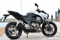 Kawasaki Z800e, prueba (conducción en autopista y pasajero)