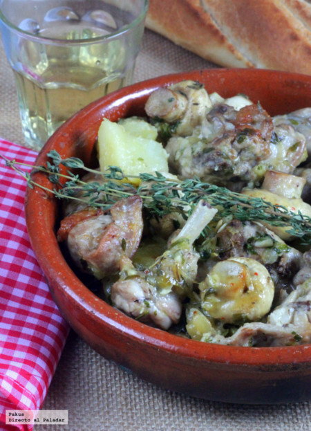 Guiso de conejo con champiñones al vino blanco. Receta