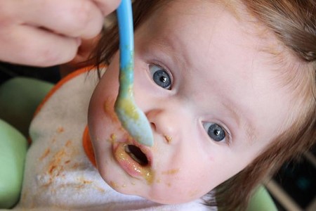 Alimentación complementaria: cómo introducir los alimentos en la dieta de los bebés