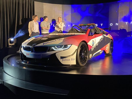 BMW junto a su i8 Roadster como Safety Car, anuncian su extensión de colaboración con la Fórmula E