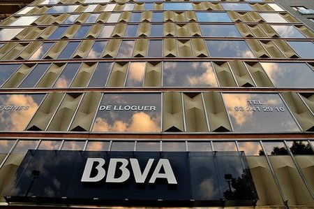 Cierran los mercados financieros a la banca española