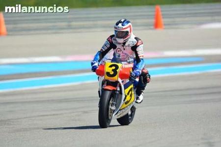 Honda RS500 tricilíndrica réplica Freddie Spencer