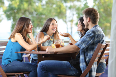 Nuestros aperitivos favoritos, ordenados del más sano al menos sano