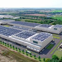 La única forma de que las baterías europeas sean mas baratas es... fabricarlas en Europa. Lo dicen los ecologistas