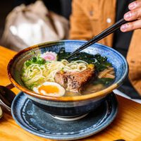 Japão encontrou no lamen a chave para melhorar sua economia, até que se deparou com dois problemas: Alemanha e Dinamarca 