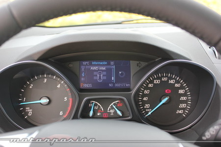 Ford Kuga 2013 off-road, control de AWD