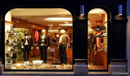 Gucci, Louis Vuitton, Loewe, Versace...complementos de lujo para comprar o para vender
