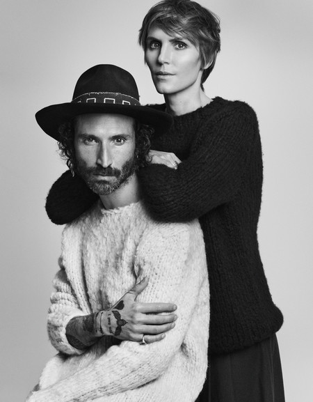 Gabriela Hearst lanza su primera colección masculina con el cantautor español Leiva como inspiración