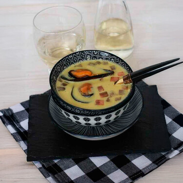 Sopa de mejillones en crema, receta económica, nutritiva y muy fácil