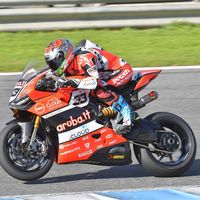 Marco Melandri se fractura el menisco jugando al fútbol