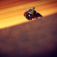 ¡Milimétrico! Tatsuki Suzuki le arrebata la primera pole de Moto3 a Raúl Fernández por ocho milésimas