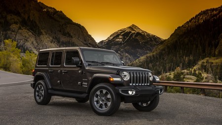 Un trío de fotos del nuevo Jeep Wrangler 2018 nos muestra el todoterreno al descubierto antes de lo previsto