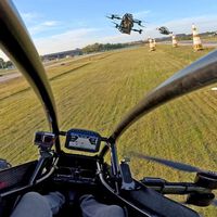 Parece una escena de ‘Star Wars’ o un vídeo hecho con IA, pero es la primera competición de coches eléctricos voladores del mundo... y es muy real 