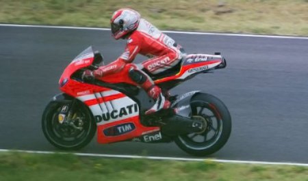 Valentino Rossi y Franco Battaini ruedan con la Demosedici GP12 en Mugello
