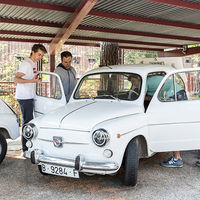 Este SEAT 600 es ahora un coche eléctrico, y ha sido obra de unos estudiantes de Secundaria
