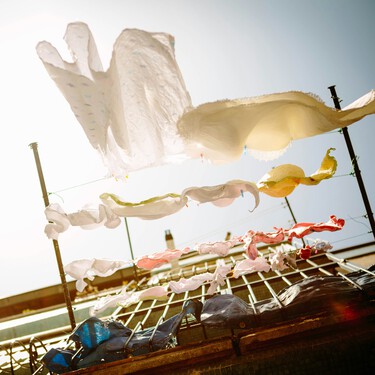 Esta semana ha vuelto a Lidl el tendedero paraguas ideal para tender la ropa en terrazas y balcones pequeños por menos de 30 euros 