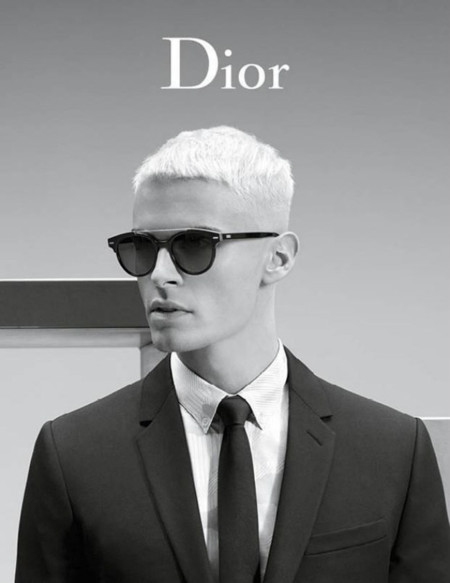 Baptiste Giabiconi convertido en maniquí para la campaña de Chanel... ¡Ah, no, no! ¡De Dior!