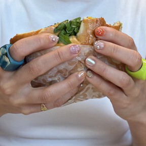 El fin de mis uñas discretas: estas son mis manicuras más creativas hasta ahora