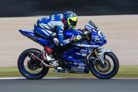Kevin Sabatucci se lleva Supersport 300 y Andy Verdoïa es el héroe al remontar 33 posiciones