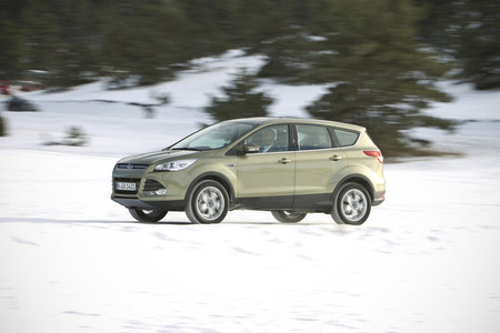 Ford Kuga 2013 lateral