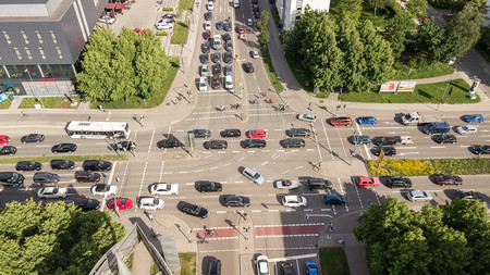 Los coches autónomos y compartidos nos harán perder menos tiempo en atascos, o eso dice Audi