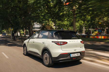 Geely E2