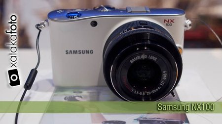 Samsung NX100, toma de contacto