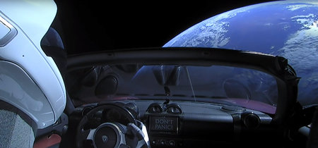 Más de 200.000 personas siguen en directo en YouTube cómo un Tesla orbita la Tierra