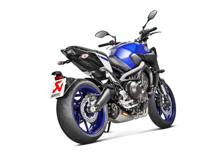 ¿Tienes una Yamaha de 900 cc? Ahora puedes decorarla con Akrapovič
